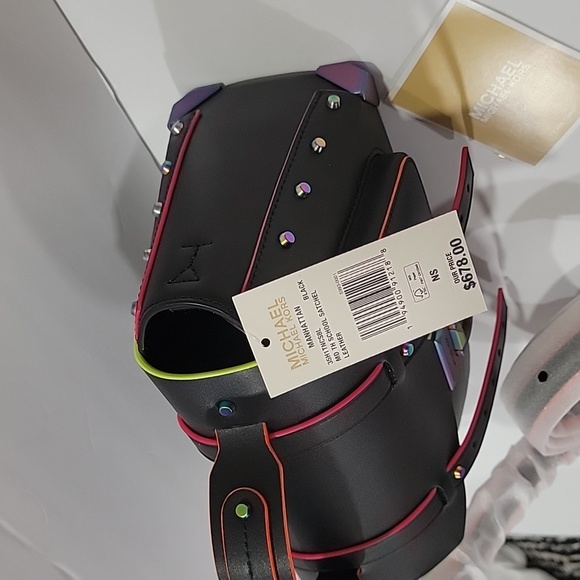 🔥Host Pick🔥Michael Kors Manhattan Satchel, Black with Neon Contrast Trim😍😍 - Picture 8 of 9